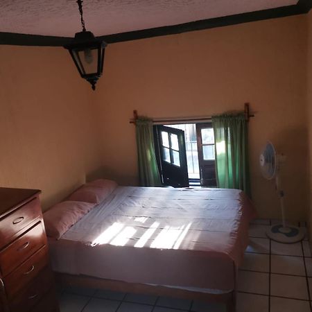 Hostal Guadalajara Zewnętrze zdjęcie