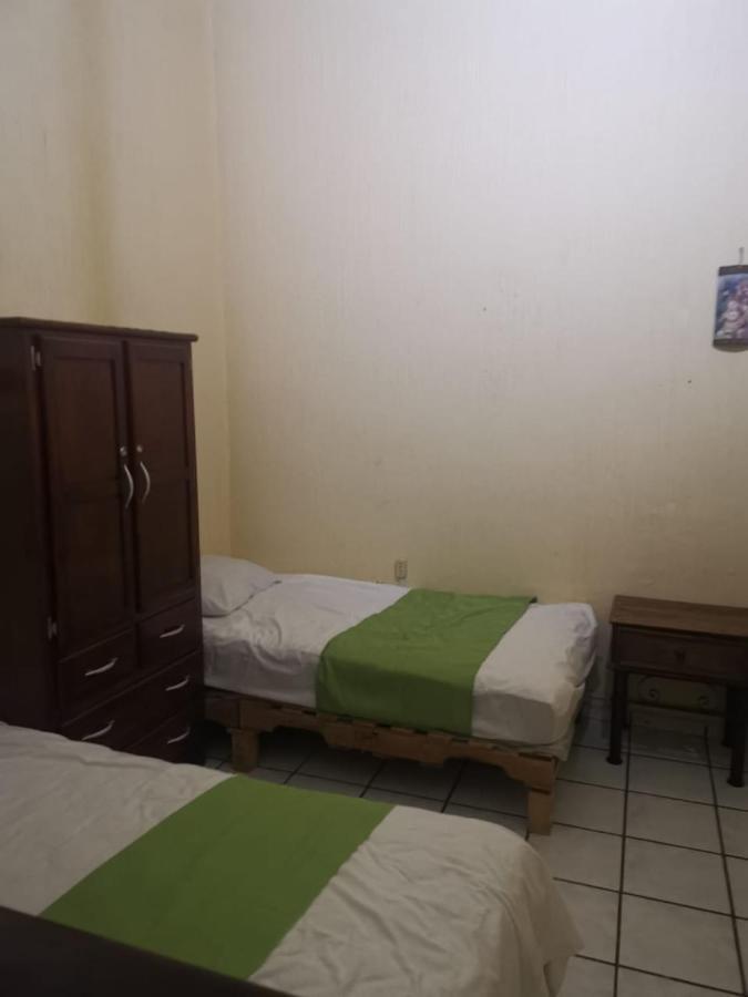 Hostal Guadalajara Zewnętrze zdjęcie