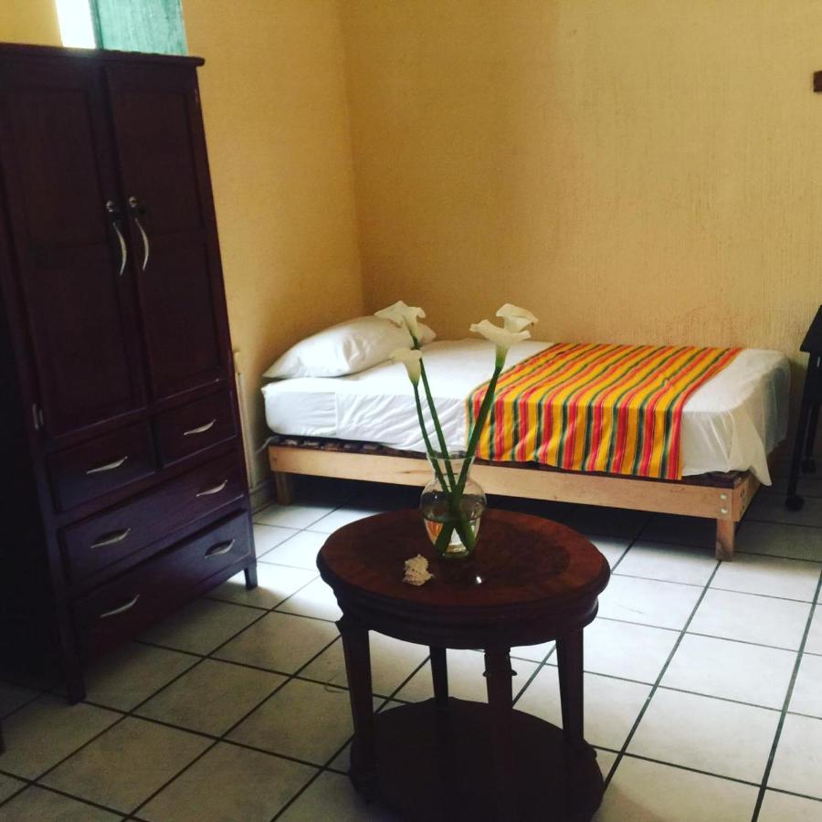 Hostal Guadalajara Zewnętrze zdjęcie