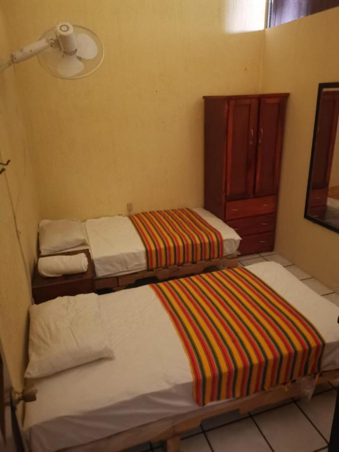 Hostal Guadalajara Zewnętrze zdjęcie