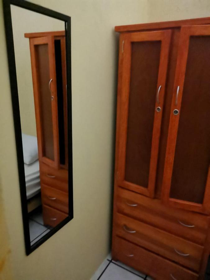 Hostal Guadalajara Zewnętrze zdjęcie